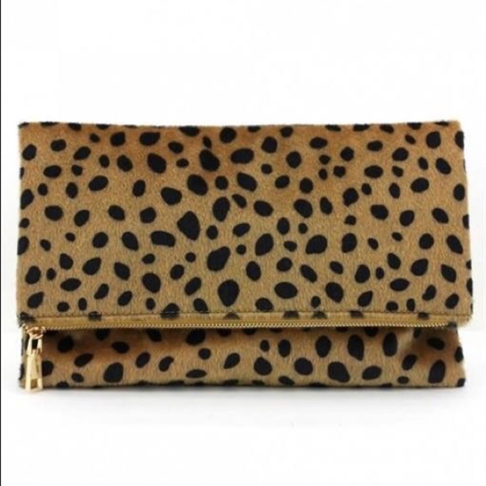 Leopard clutch